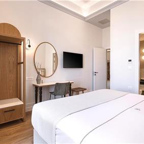 5 bedroom villa with indoor and outdoor pool in Chania town, sleeps 10